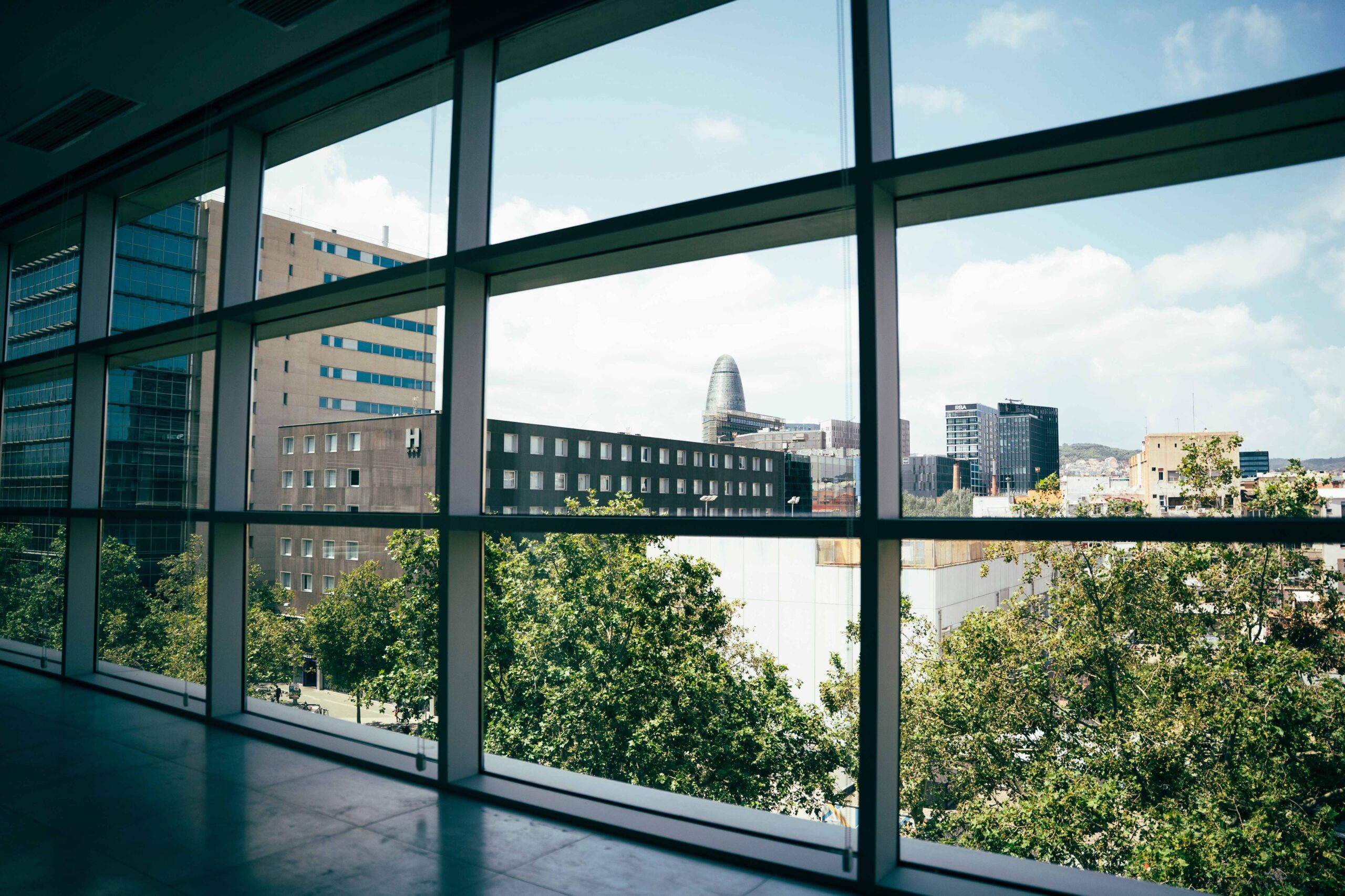 Vista al exterior desde las nuevas oficinas de Factorial