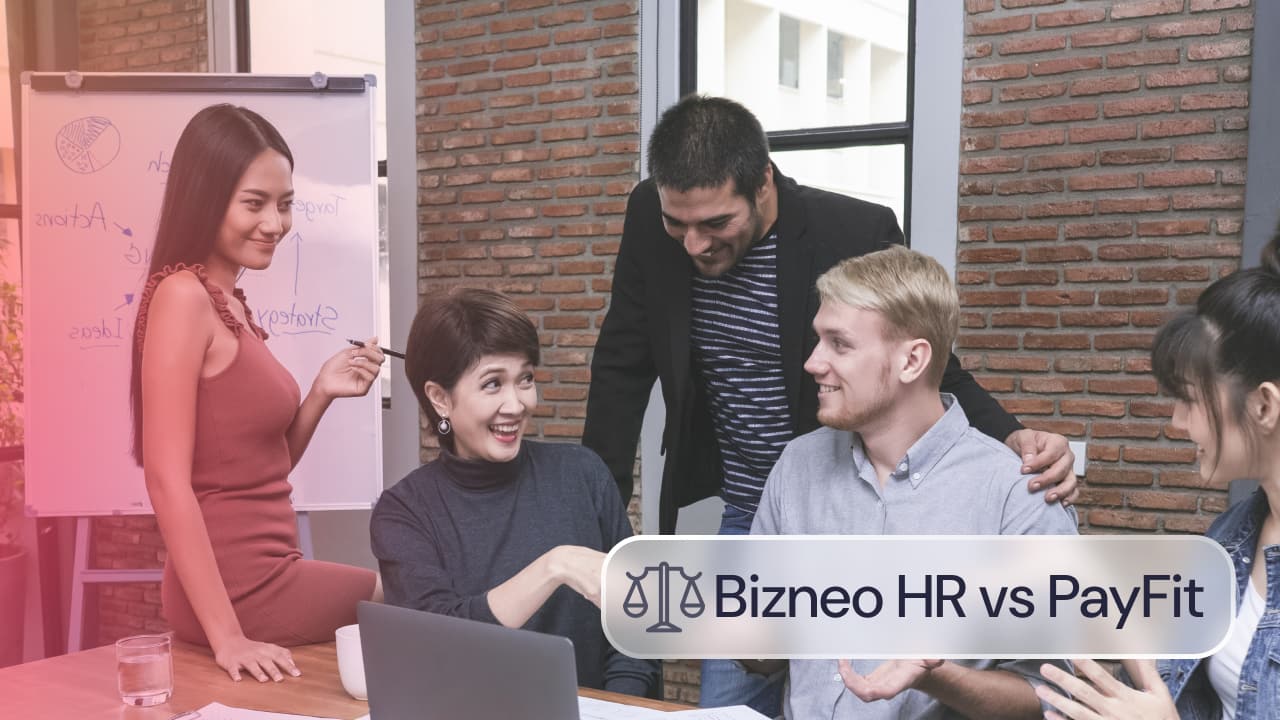 Equipo de profesionales reunido en una oficina y analizando estrategias de recursos humanos